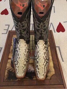 Los Altos Boots 9 1/2 EE PYTHON- Natural